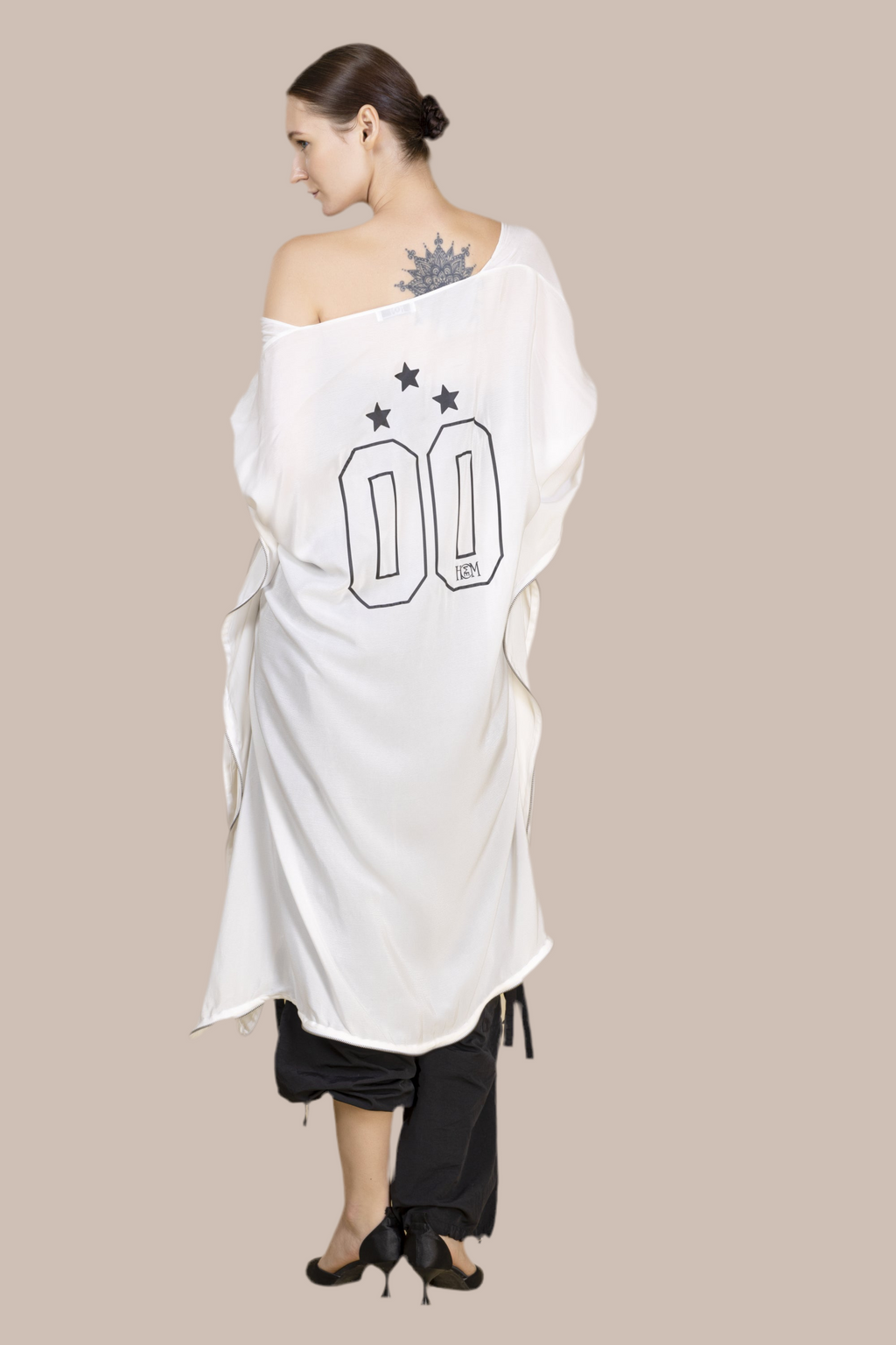 White Cape  in bamboo crepe with Zip Finish