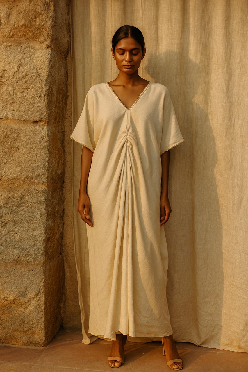 Pleats in the back beige kaftan