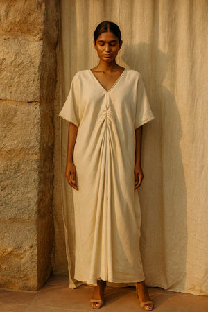 Pleats in the back beige kaftan